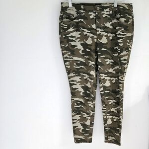 G.I.L.I camo skinny jeans